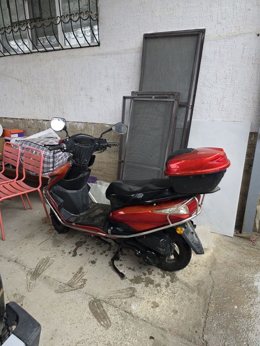 Продам Мопед М8.