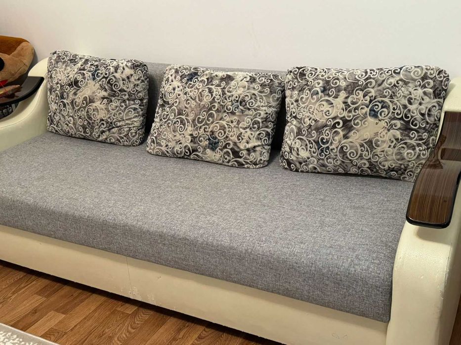 Диван и спальный гарнитур