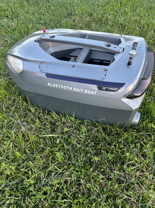 Продавам висок клас лодка за захранка ND Bait Boat 1 (GPS/Автопилот) + Сонар Toslon TF500 – ТОП Комплект