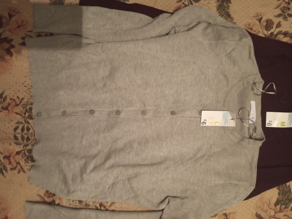 Кофта и джинсовые брюки и лосины