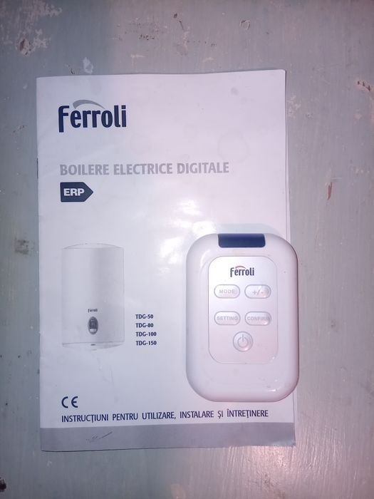 Boiler electric digital Ferroli TDG 80L cu telecomandă - Ca nou