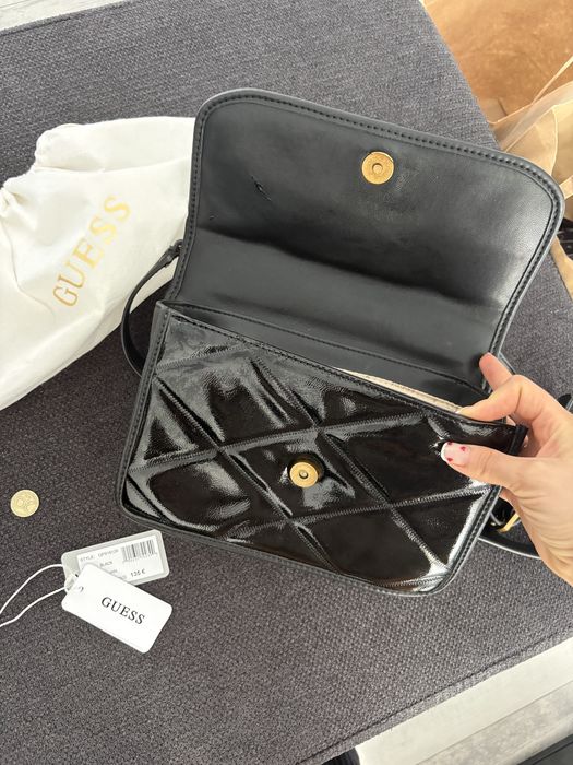 Guess дамска лачена чанта