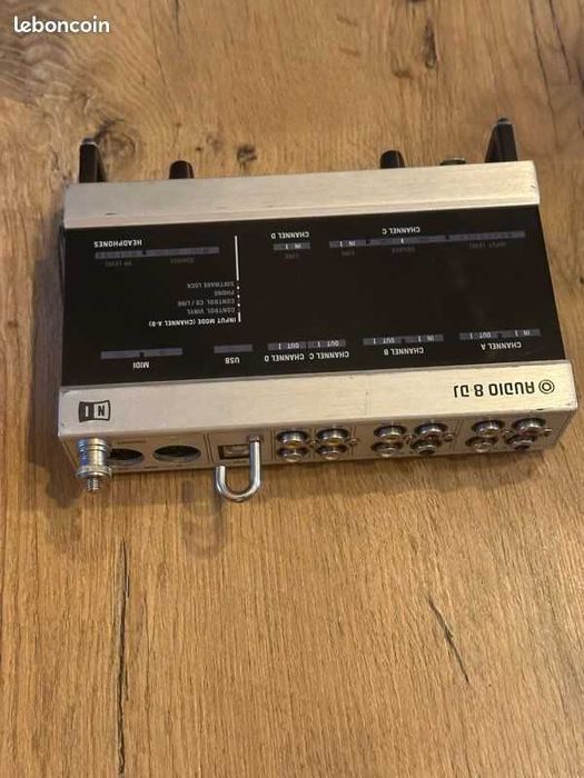 Native instruments audio 8 - звукова карта