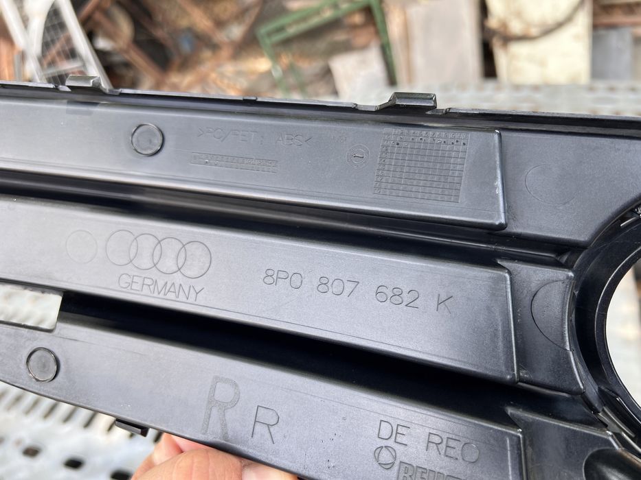 Audi A3 8P Facelift S-Line решетка за халоген предна дясна.