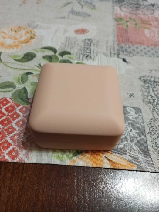 Кутия за халки с лампичка