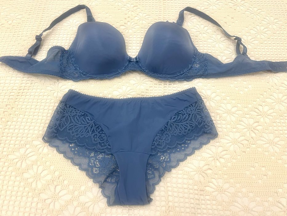 Сутиени, бански, безшевно бельо