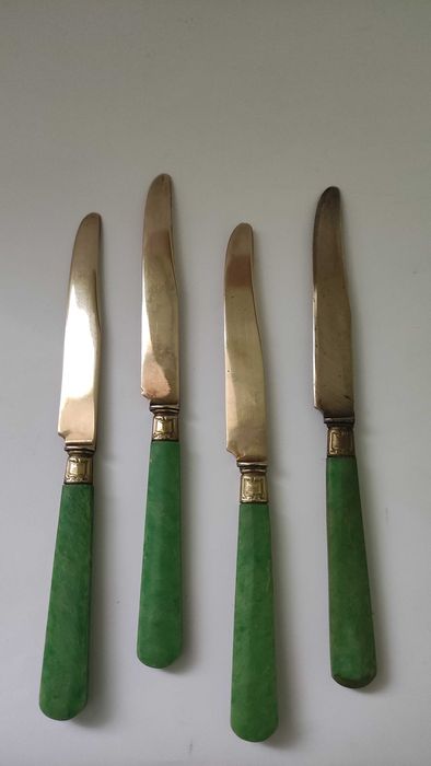 Десертни прибори от месинг с перленозелена бакелитова дръжка