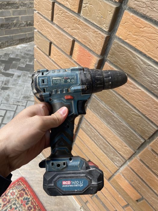 Продам шуруповерт