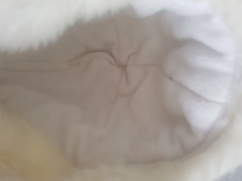 Шапка зимняя белая