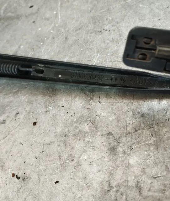 Brat stergator stanga 8200620432D Dacia Logan 2007 1.5DCI MT (84 hp)