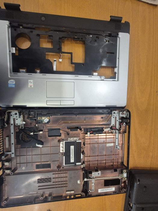 Dezmembrez Toshiba Satellite L300 PSLB8E – Placă bază, RAM DDR2, HDD 500 GB, tastatură, DVD-RW, Wi-Fi etc.