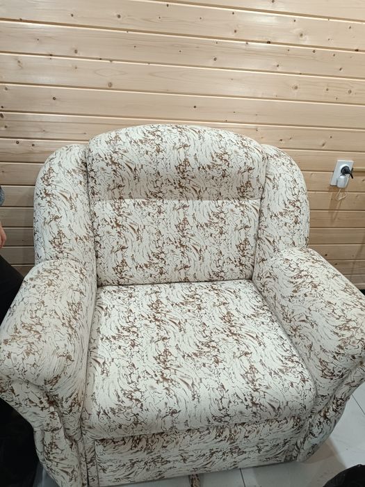 Продам диван и кресло