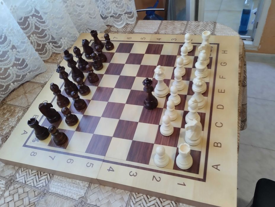 Шахматен комплект