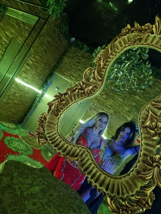 Dansatoare oriental bellydance din buric si dansuri țigănești