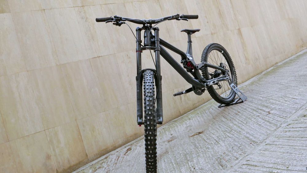 Canyon Sender AL 5 – състезателен Downhill