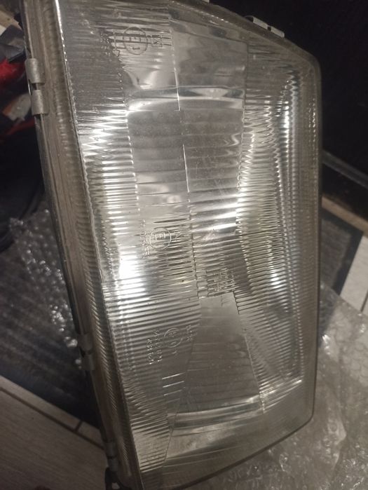 Фара на Ауди 100