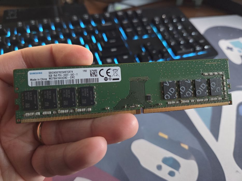 Memorie RAM DDR4 2133MHz 16GB / 8GB 2666MHz