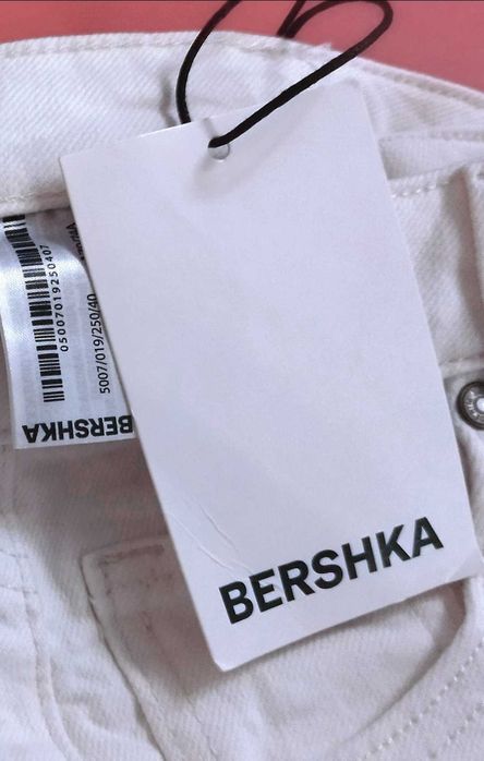 "Bershka"Белые,ГолубыеДжинсы Новые