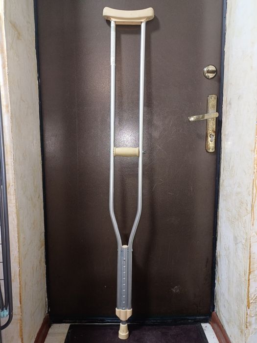 Продам костыли классические