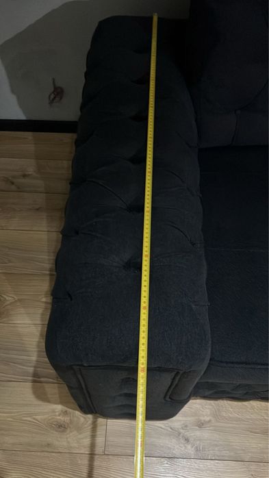 Canapea extensibila cu cadru din lemn masiv