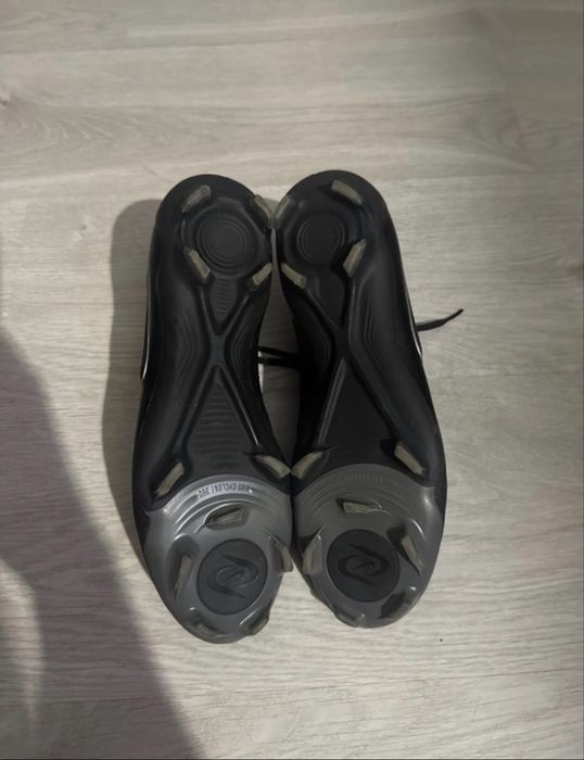 Ghete de forbal nike marimea 42,5