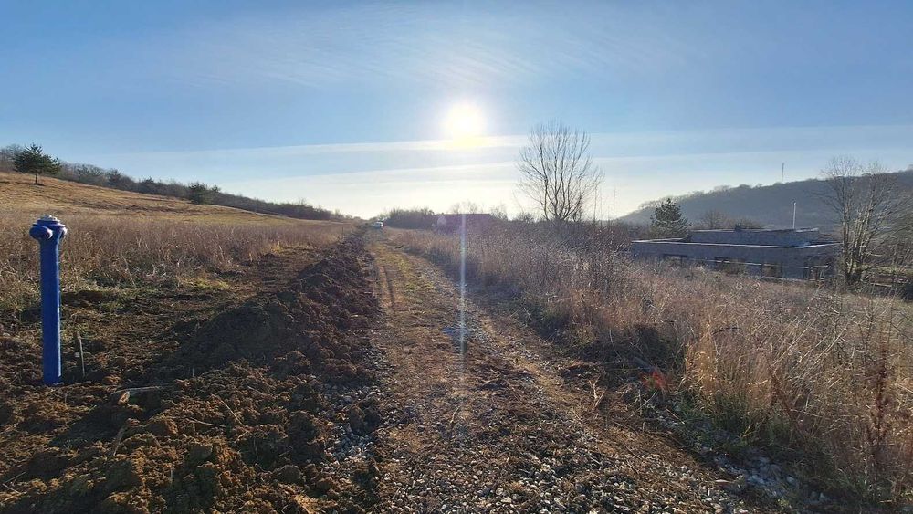 Парцел в с. Големо Бучино с площ 1095кв.м на 15 минути от София