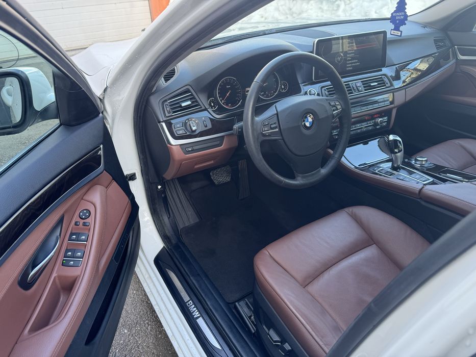 Bmw 528Xi Trapa, Piele Maro, HUD, 4x4, Camere, Rate