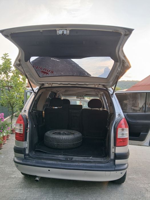 Opel Zamfira 2004