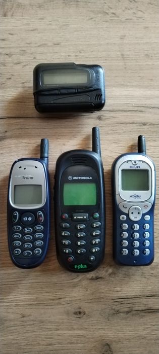 Retro телефоны Motorola Philips