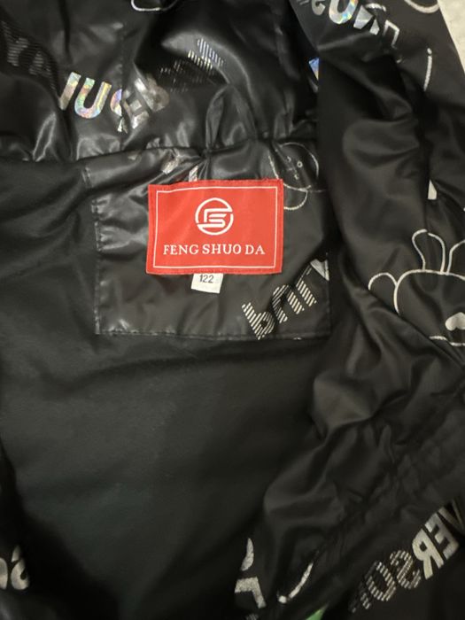 Продам детскую куртку. Весна