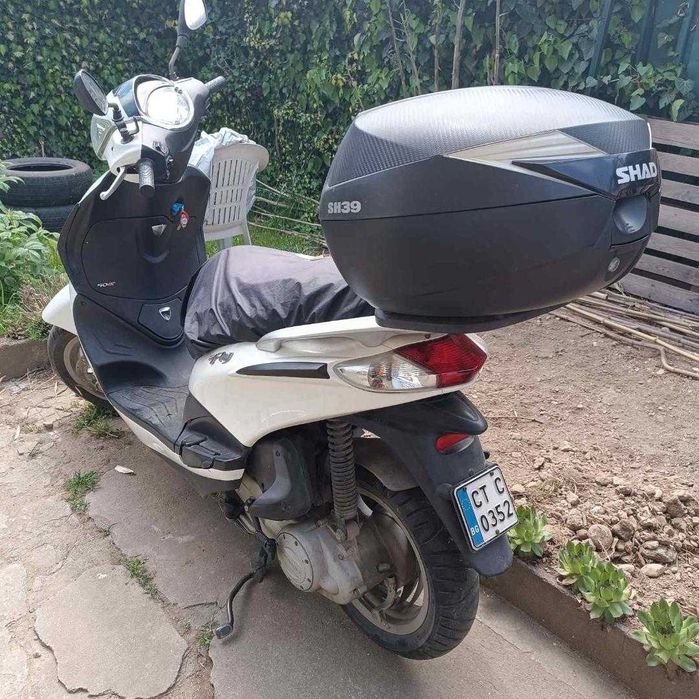 Piaggio Fly 50 скутер