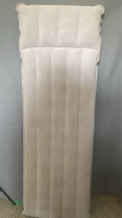 Два броя надуваеми дюшеци  INTEX