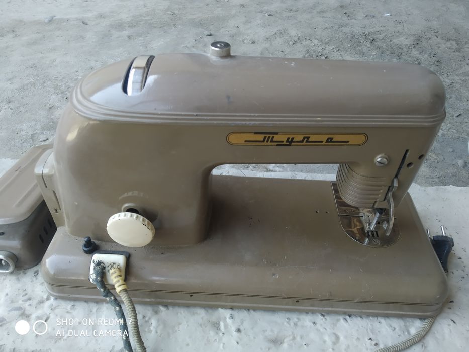 Швейная машинка очень старая (антикварная) модель Тула год выпуска1960