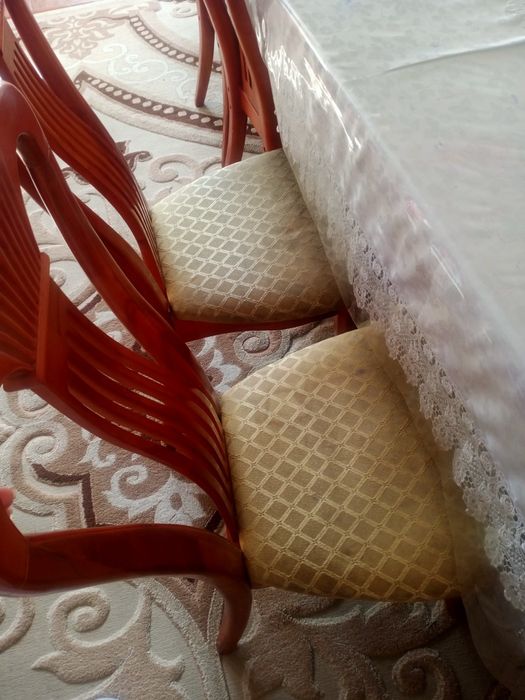 Стол и 6 стулья бирге сатылады