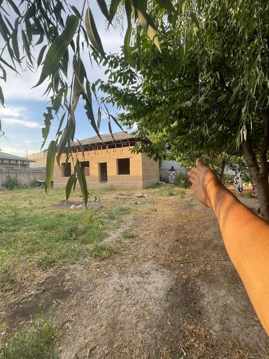 Uy sotiladi srochna 6 sotix