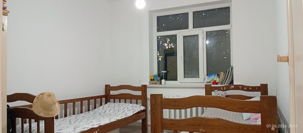 Продаётся 4 ком квартира. На третьем этаже. Район Радуга.