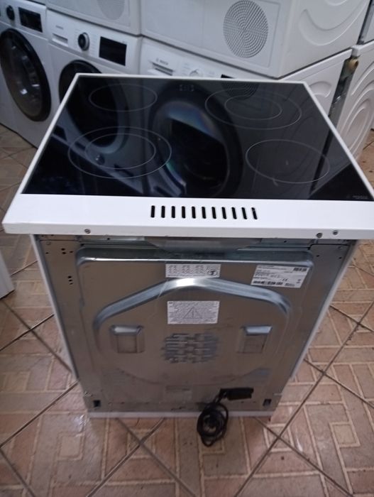 Свободно стояща печка с керамичен плот  Gram 2 години гаранция!