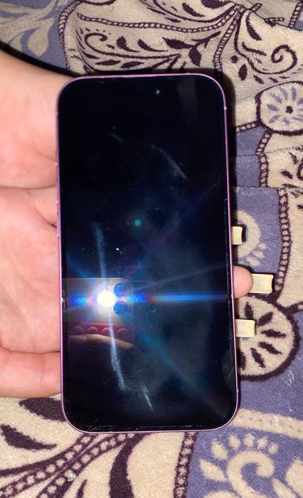iphone 16 розовый