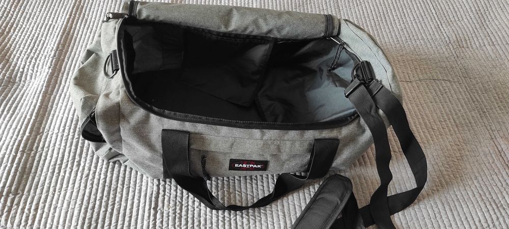 Geantă Eastpak voiaj sau sport