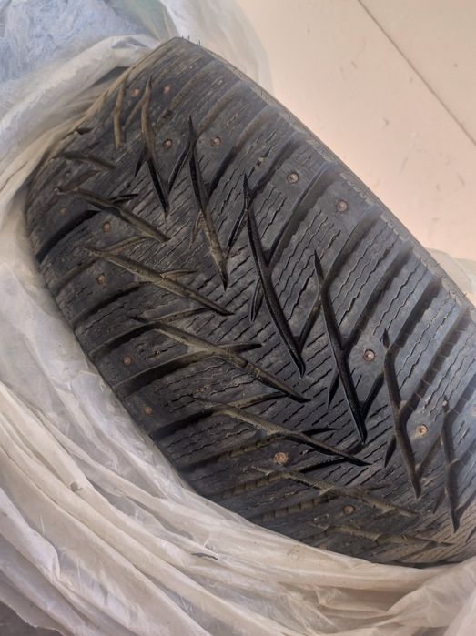 Продам зимние шины R17 215/45 и 225/45
