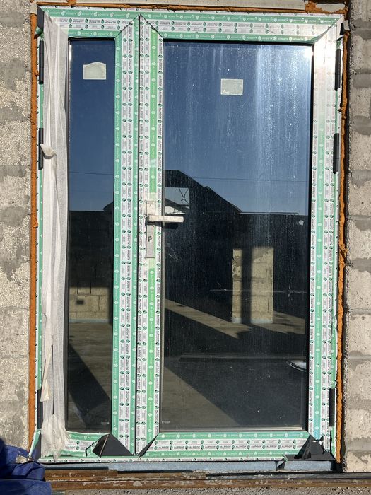 Алюминевая дверь