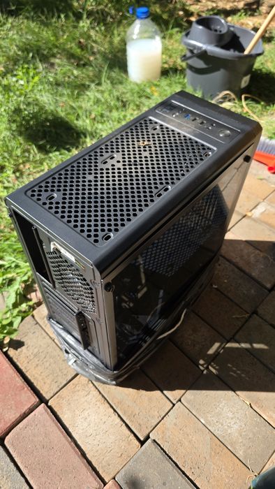 Carcasă computer