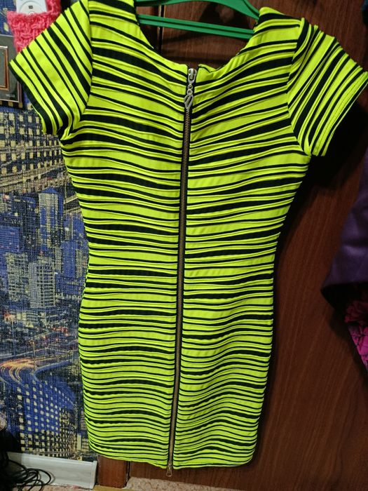 Платье детское продам