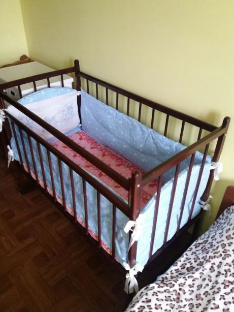 Детская кроватка