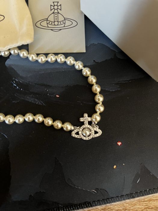 Colier Vivienne Westwood Mini Bas Relief Pearl Choker