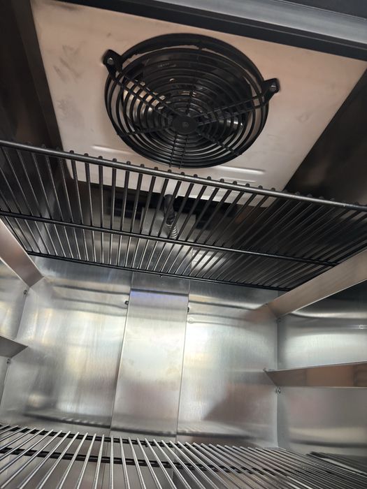 Хладилна витрина за торти