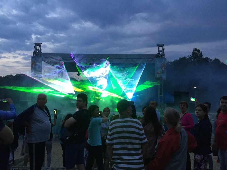 Сцена под наем озвучаване осветление