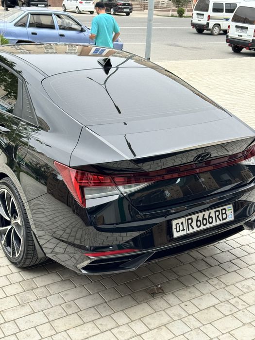 Hyundai Elantra 2021