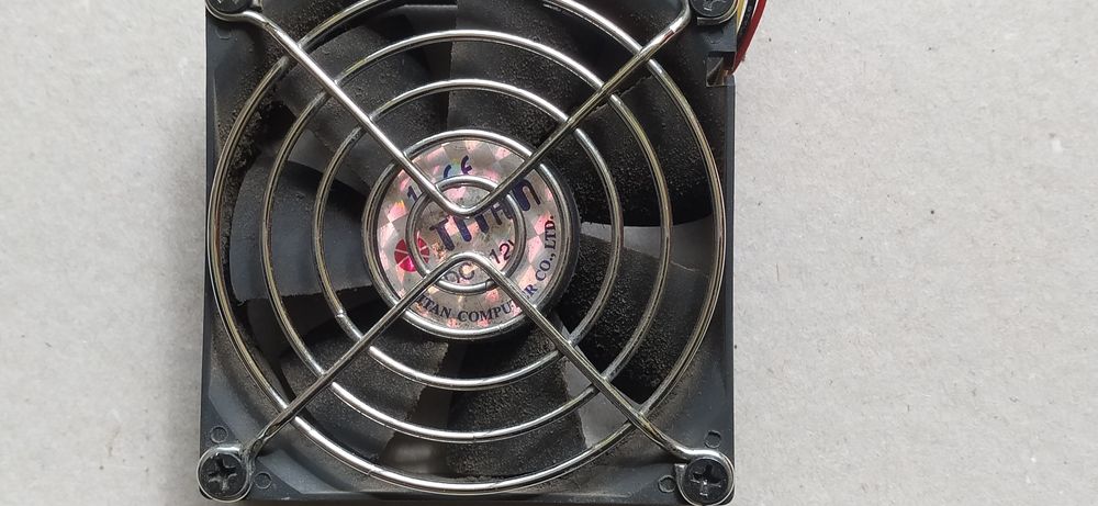 Части PC, DVD, CD-R, други