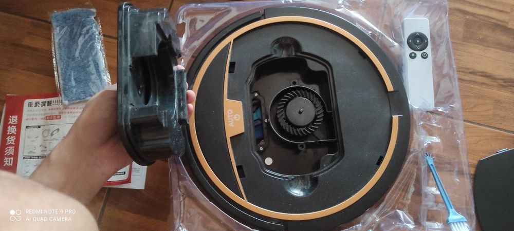 Просто китайский робот пылесос